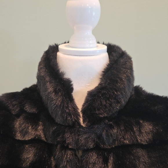 NWT C. C Faux Mink Fur Sleeveless Fully Lined Vest in Black Womens Size S-M - Picture 6 of 11